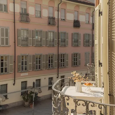 Linda By Rent * 科莫