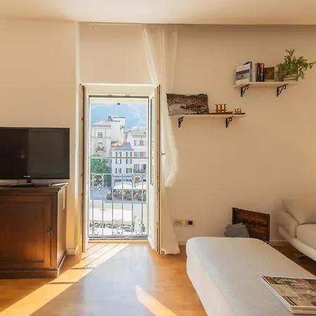 Linda By Rent Apartment Como
