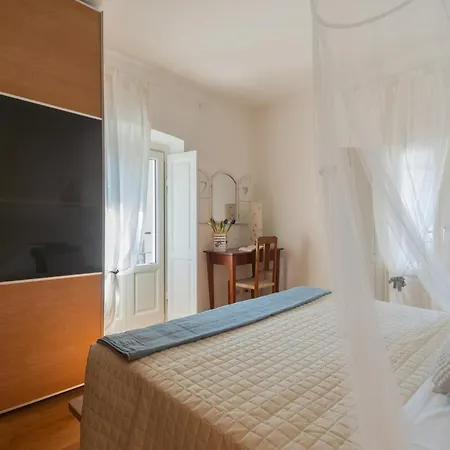 Linda By Rent Apartment Como