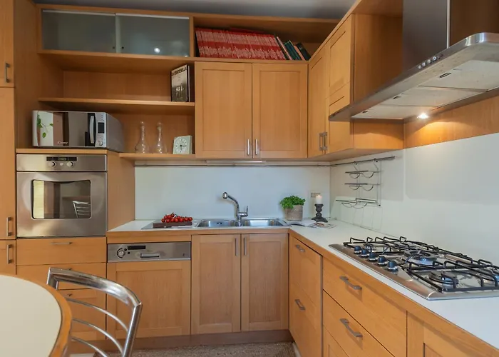 Linda By Rent * Como