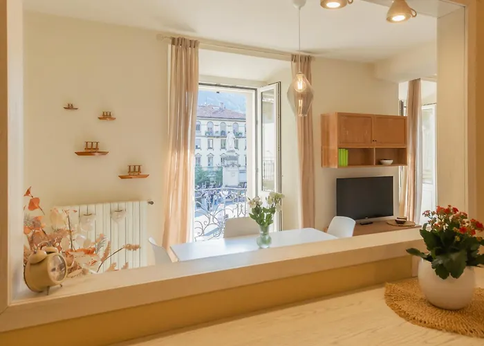 Linda By Rent * Como