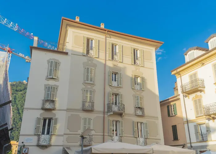 Linda By Rent * Como