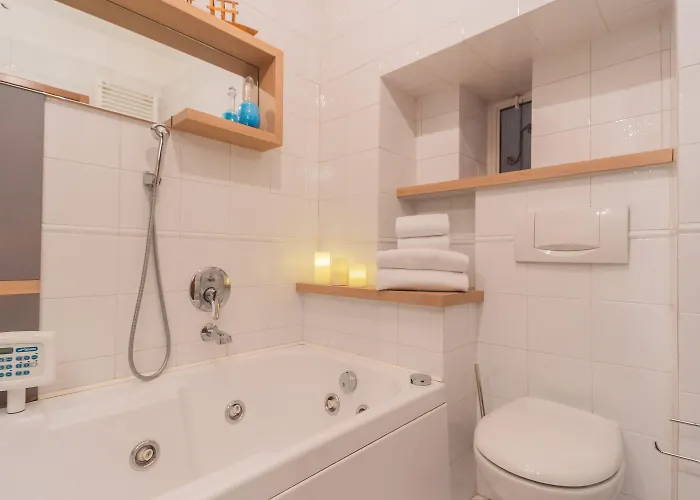 Linda By Rent * Como